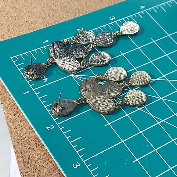 E2796 MisMatch Goldtone Teardrop Earrings - Picture 6 of 8